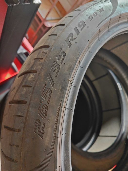 2бр.летни гуми 265/35/19 Pirelli