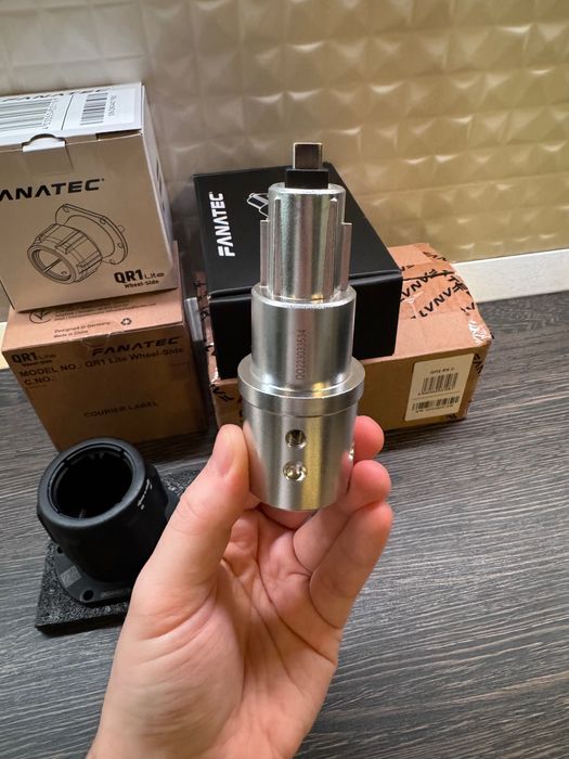 Fanatec QR1 Base Side USB-C + Wheel Side (Kit quick release NOU)