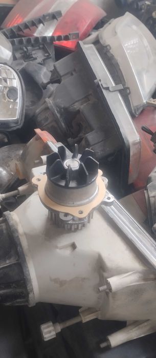 Продается насос для антифриза помпа ваз 2112, 2108