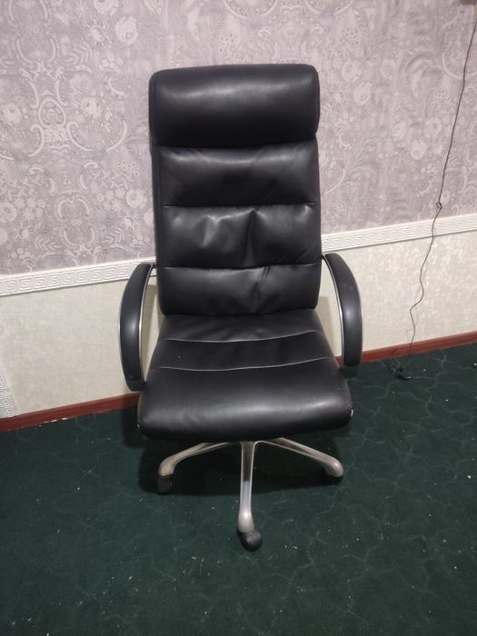 8897 model ofisniy kojiniy kreslo