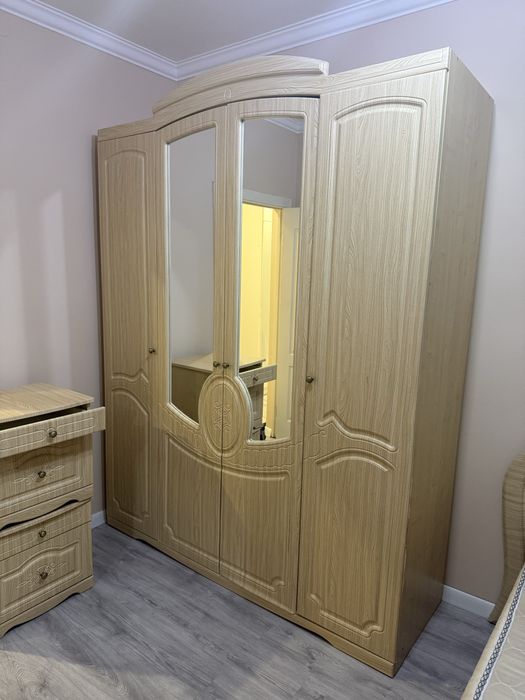 Спальный гарнитур полностью