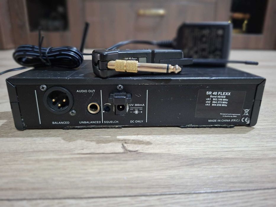 Vând sistem wireless Akg  pentru instrument