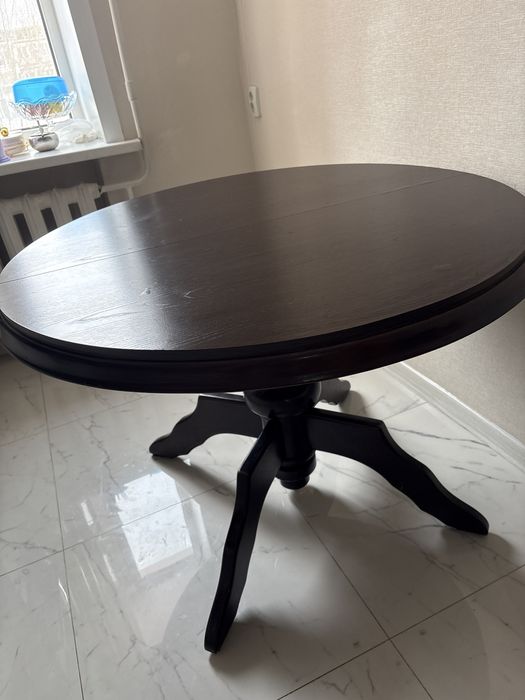 Продам стол диаметр 1,10
