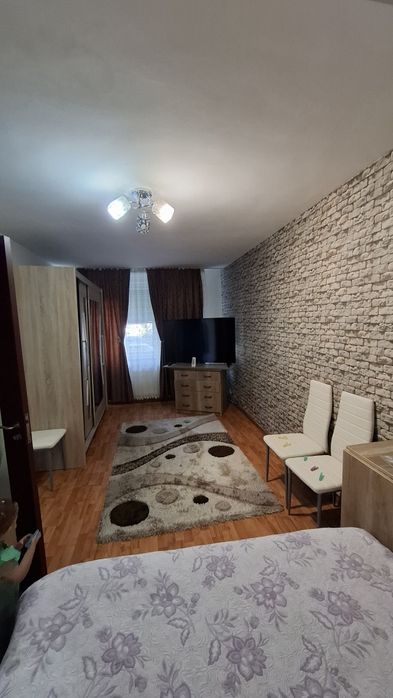 Garsoniera de închiriat