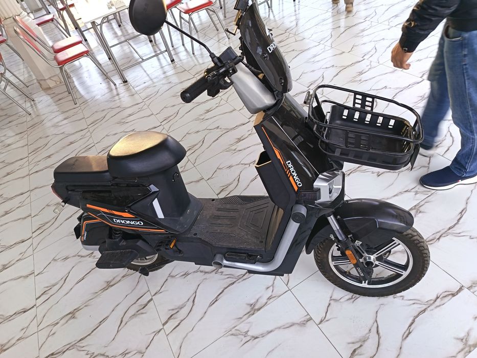 Скутер сотилади ками 40 км юради