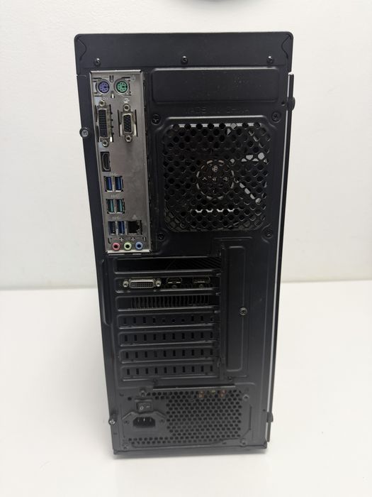 PC Gaming – AMD Ryzen 7 3700X, GTX 1660 Super, 32GB RAM