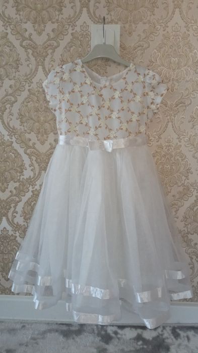 Продам белое/платье
