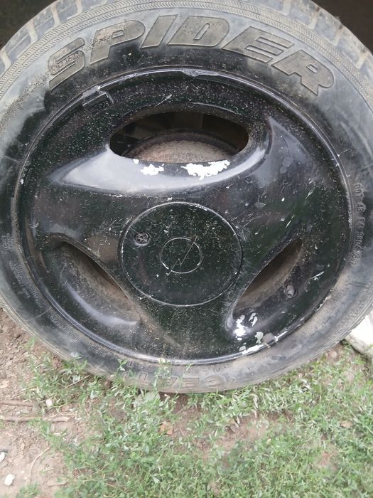 Roți de opal corsa