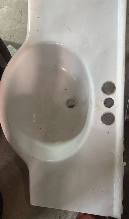 Продам столешницу мрамор с умывальником