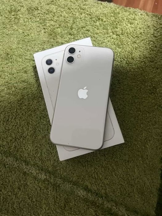Продам айфон 11