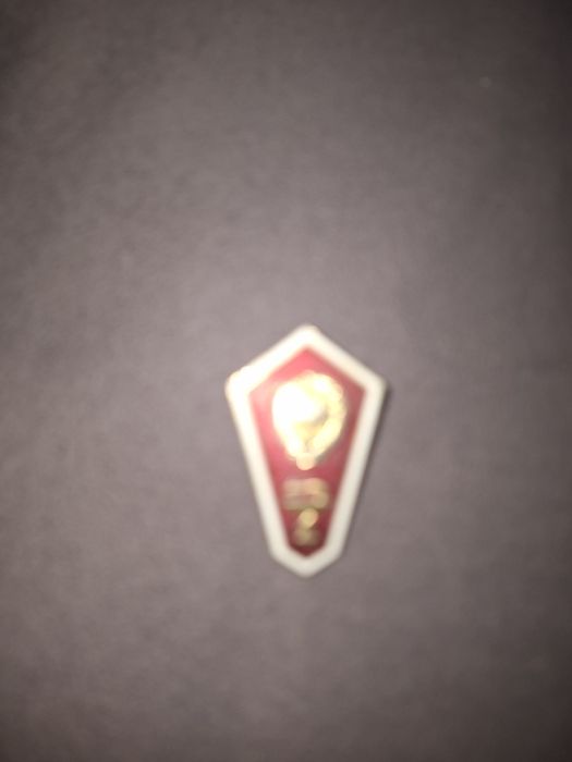 Продам значок Медицина