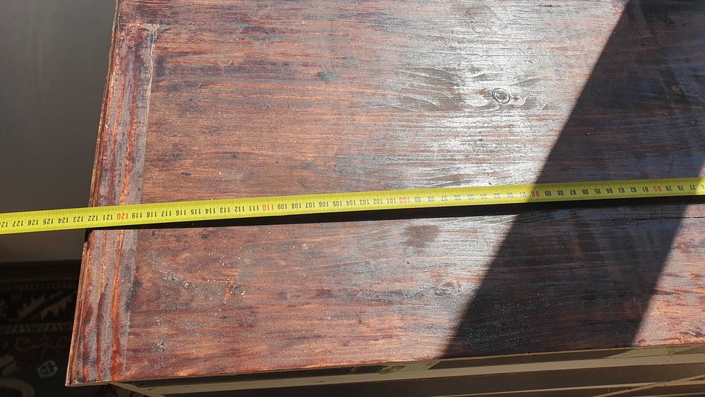 Щкаф, от масив съчетан с паркет