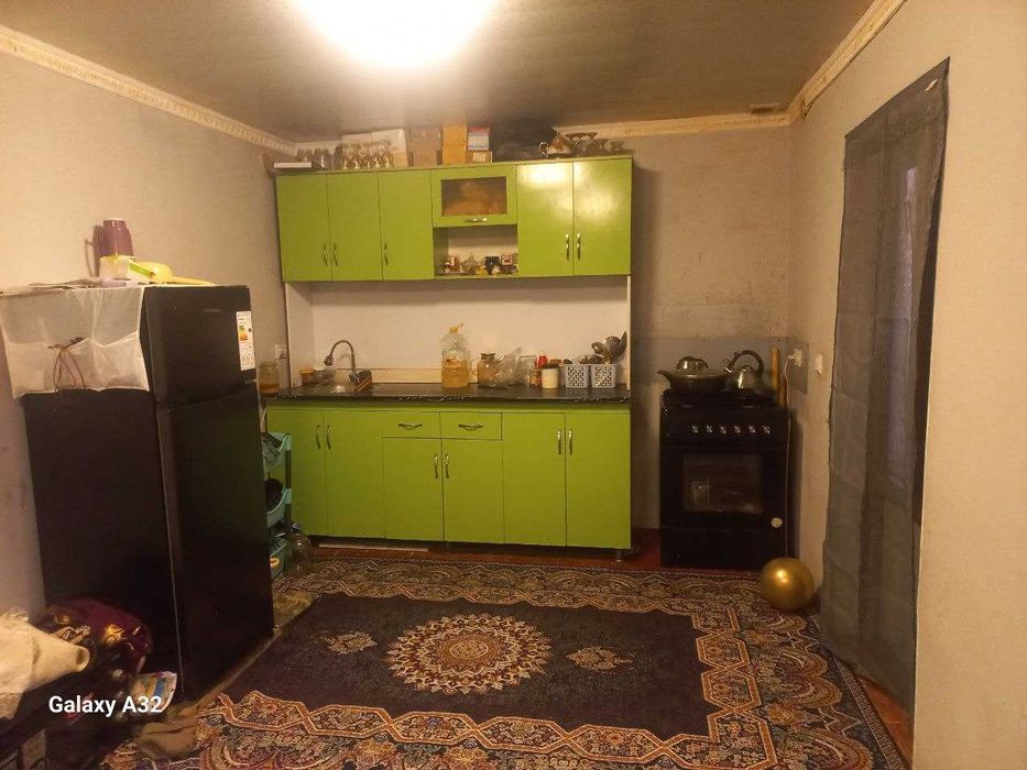 Qiziriq Tumani Rabatak mahallasida 5 xonali uy sotiladi.