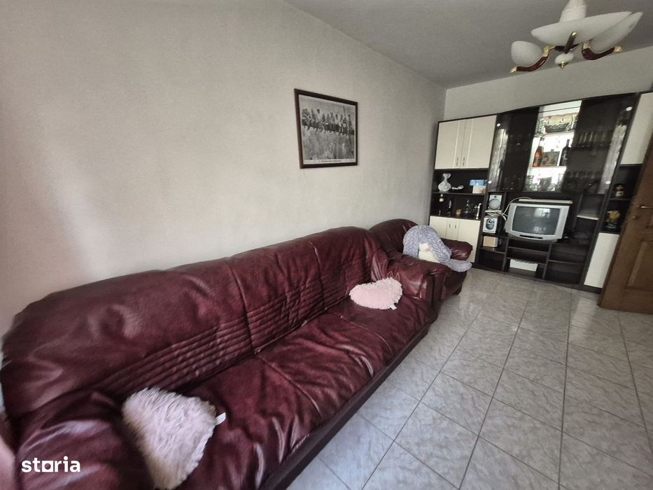 De Vânzare – Apartament cu 3 camere, zona Precista, Piatra Neamț
