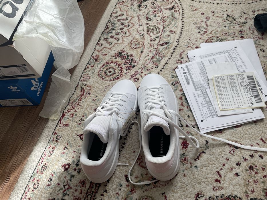 Кроссовки adidas новые