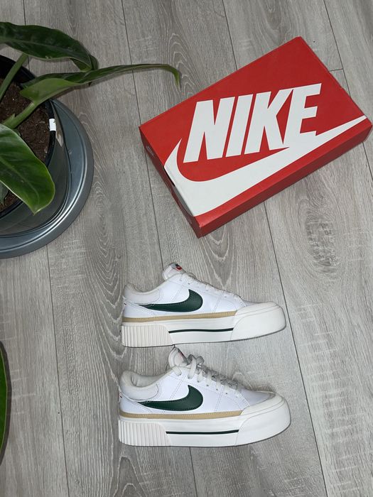 Adidași Nike ALB