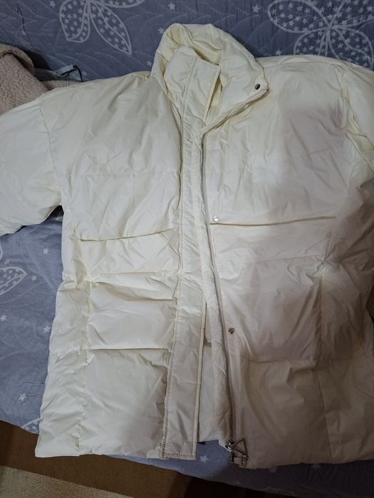 Продается женская куртка.