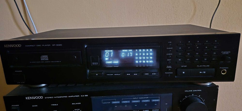 CD player  KENWOOD DP3020