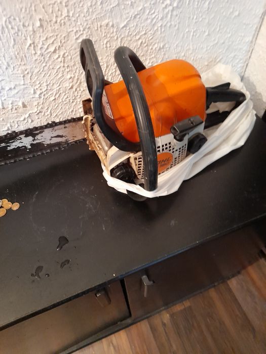 STIHL  MS180 моторен трион