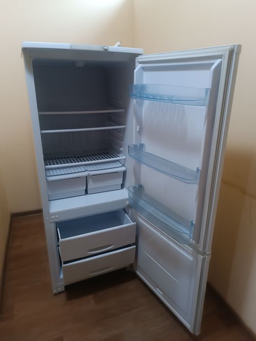 Холодильник Бирюса
