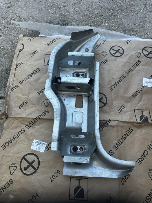 Stâlp dreapta față vw passsat b8.