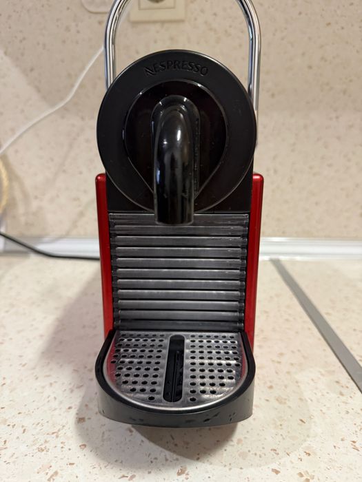 Кафемашина с капсули Nespresso Pixie Red