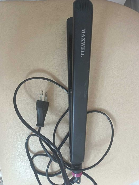 Продам утюжок Maxwell