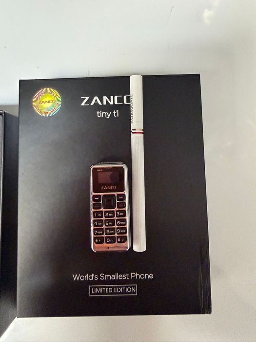 Telefoane minuscule cu cartela
