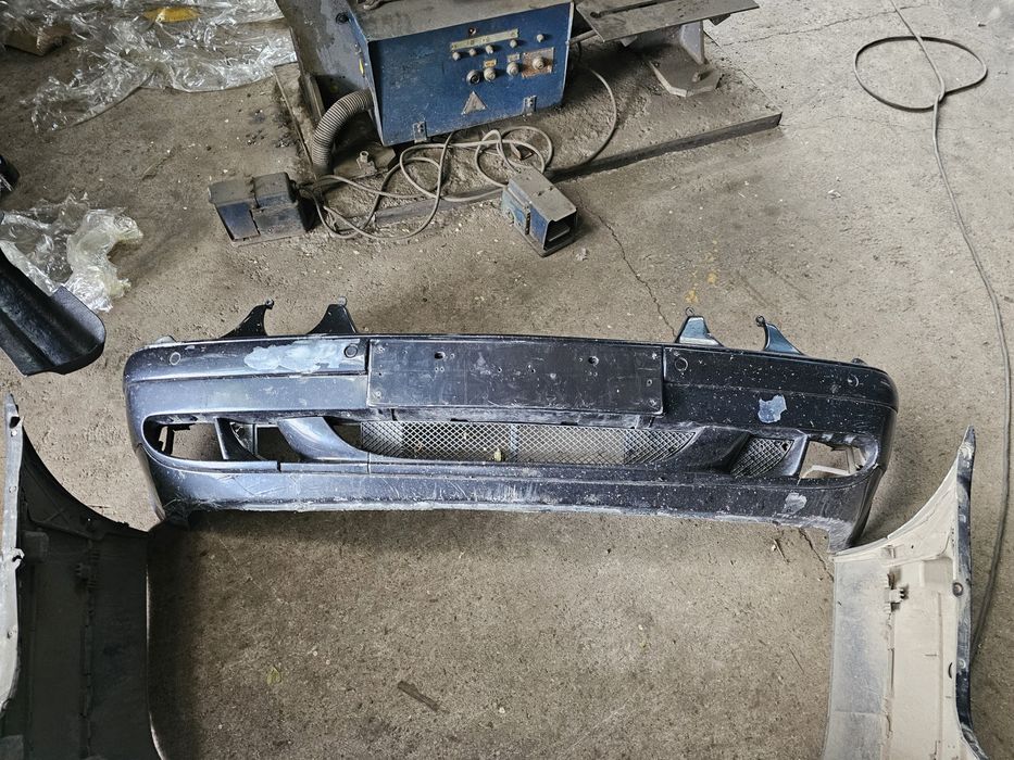 Продам бампера CLK 208