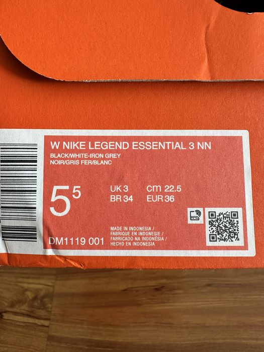 Женские кроссовки NIKE