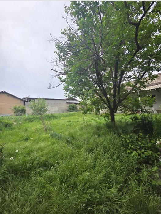 Продаётся земельный участок с домом 14,5 соток.