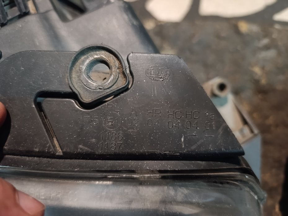 Продам фары на пассат б5+ оригинал