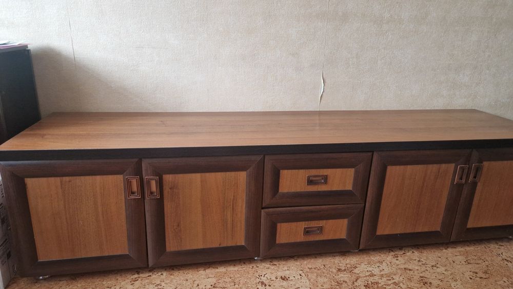 Продаю тумбу под тв/ комод