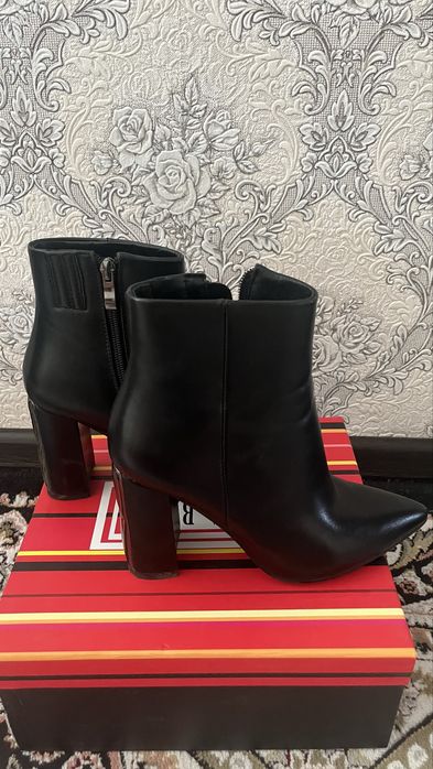 Продам осенние сапоги