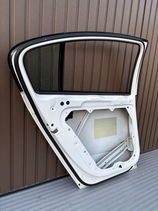 Usa st spate vw Passat B7•Limuzina • cod de culoare LB9A•2011-2015•
