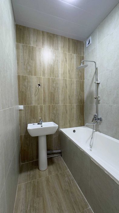 Продается квартира в Яшнабадском районе Авиасозлар-3, 2х ком 3-этаж