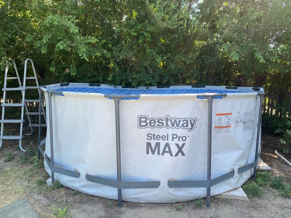 Бассейн Bestway.