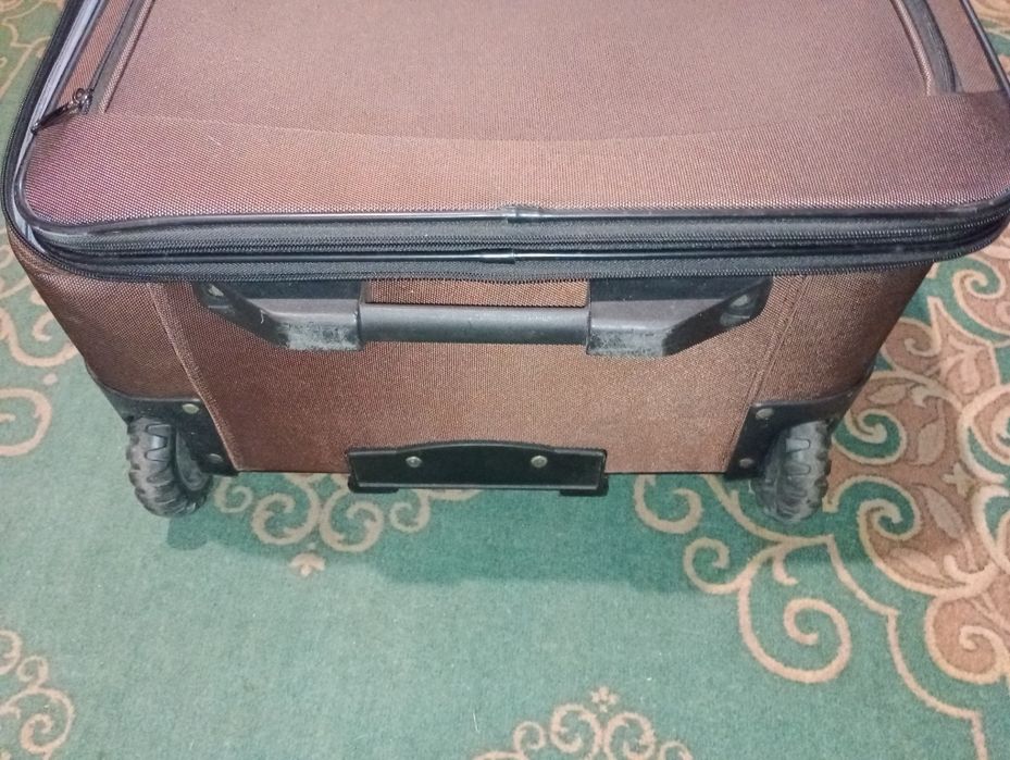 Большой дорожный чемодан