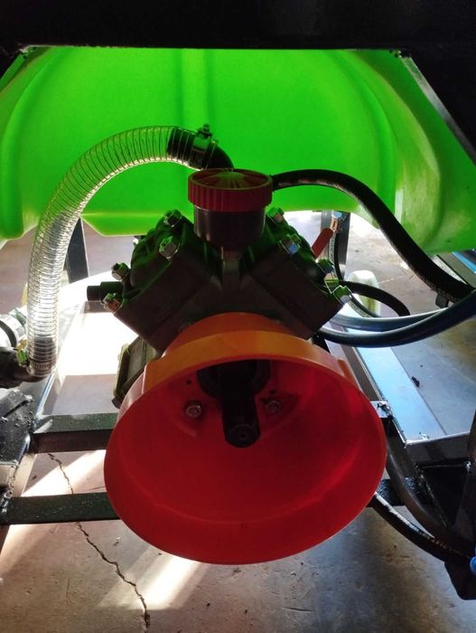 Навесна щангова пръскачка