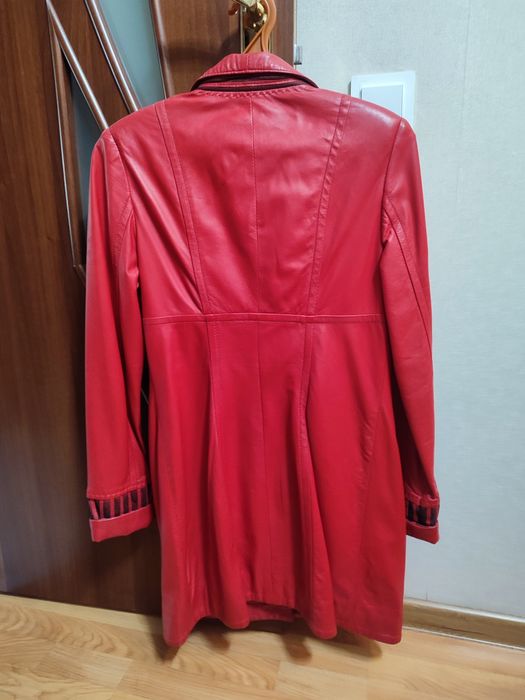 Плащ кожаный в отличном состоянии