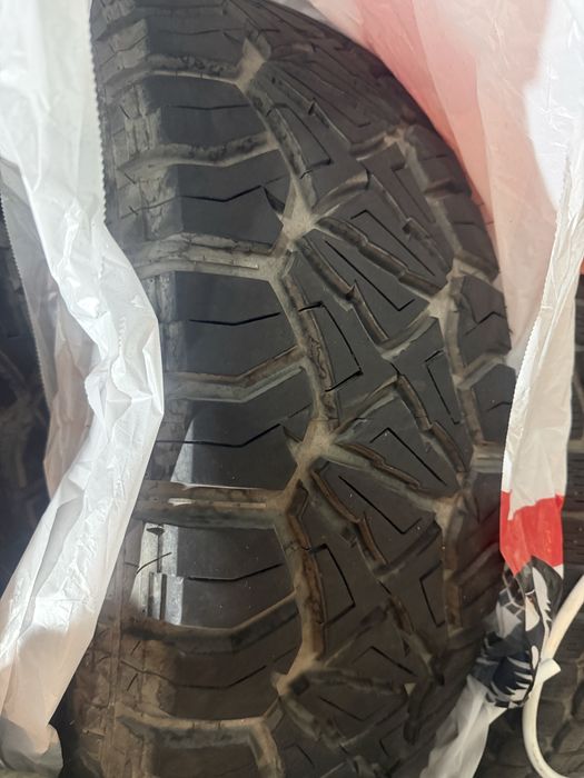 Продам комплект шин