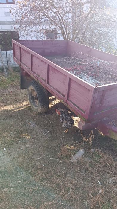 Vând remorcă basculabilă 3 părți