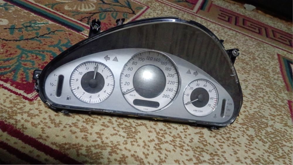 Щеток приборов мерседес 211