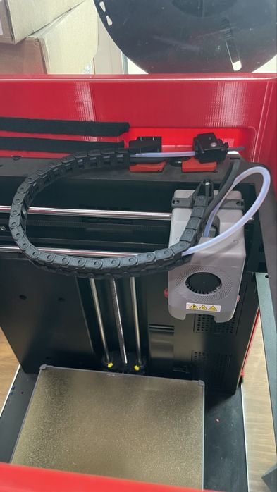 3д принтер flashforge adm5  в закрытом корпусе