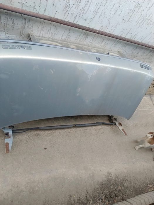 Продам кузовные запчасти мазда