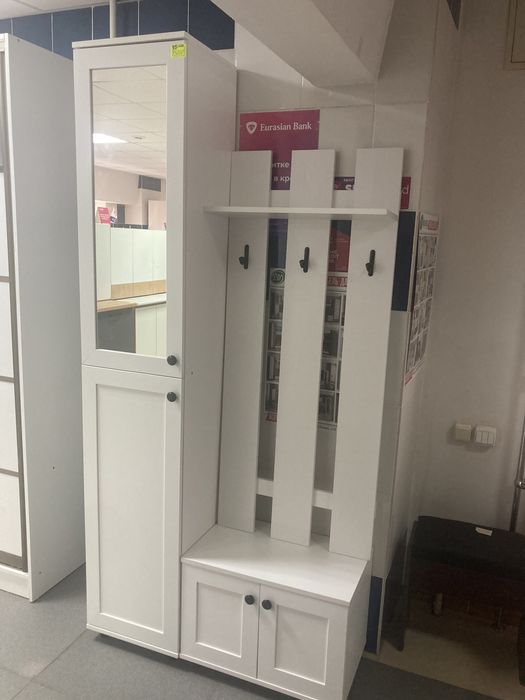 Прихожая новая белая