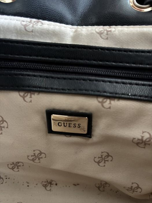 Дамска раница Guess