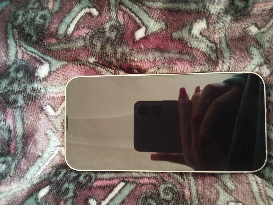 Айфон 13 128гб на гарантий