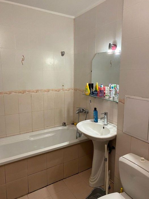 Дава се под наем Тристаен апартамент в София, Люлин 8 - 105 кв.м за 718.08 € - Снимка #8