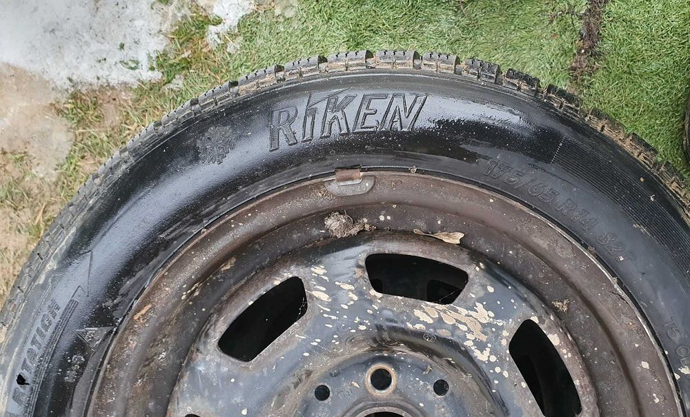 Jante VW Polo cu anvelope iarna M+S Riken SnowTime 175 65 R14
